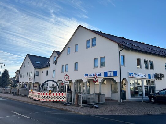 +++ GERÄUMIGE SOWIE HELLE WOHNUNG MIT EINBAUKÜCHE AM RANDE VON CHEMNITZ+++