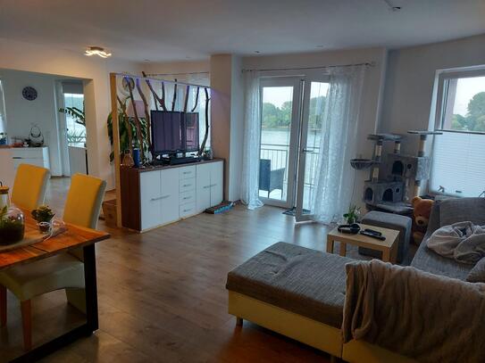 Stilvolle 3-Zimmer Wohnung mit Balkon und Rheinblick in Bornheim