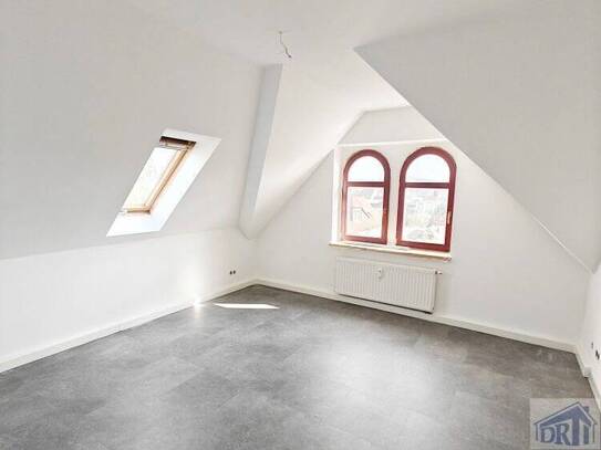 große Dachgeschoßwohnung im attraktiven Wohngebiet