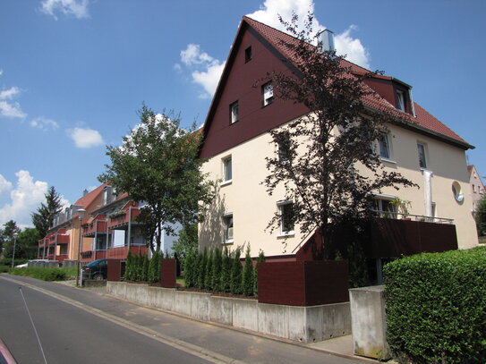 Miet mich! Schöne Wohnung mit Küche und Balkon