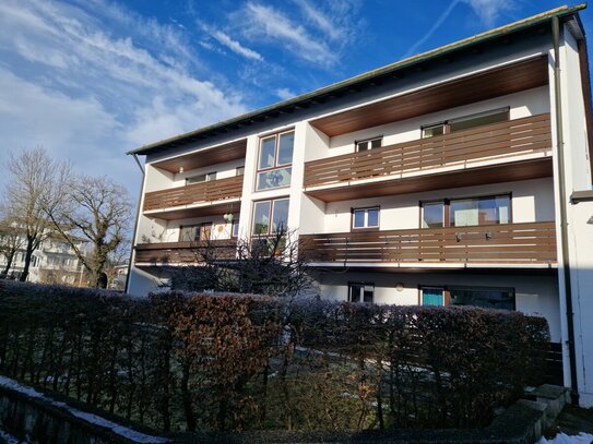 Toll geschnittene 3-Zimmer-Wohnung im schönen Baierbrunn am Isarhochufer !