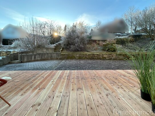 Hofbieber/Langenbieber-Lebensqualität pur: Frisch renovierte 3-Zi-Wohnung mit idyllischer Terrasse und Gartenanteil