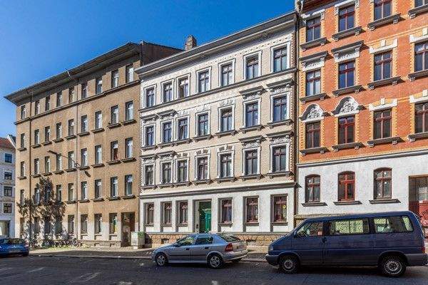 Geräumige und renovierte 2 Raum Wohnung mit Balkon