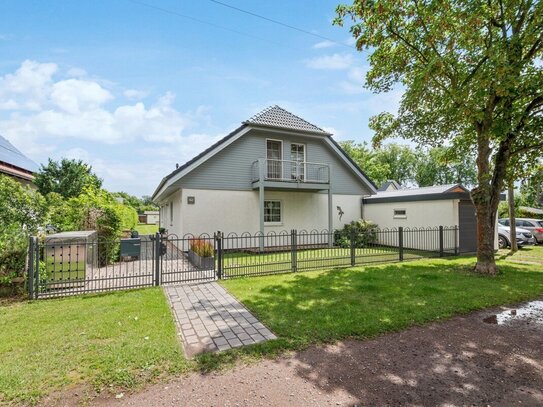 Provisionsfrei - Familienfreundliches Haus mit großem, sonnigem Garten und Einliegerwohnung