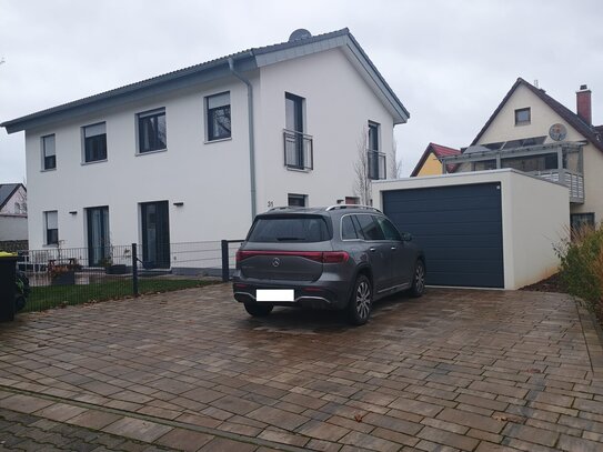 Moderne EFH mit EBK, Garten und Garage