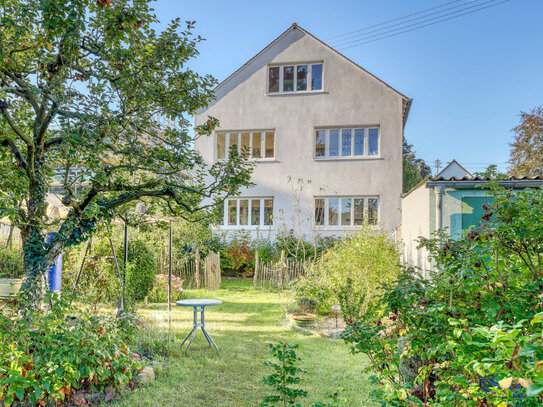 Ein Haus zum Wohlfühlen! Freistehendes 3-FH mit Nutz- und Ziergarten in beliebter Lage in Weiherfeld