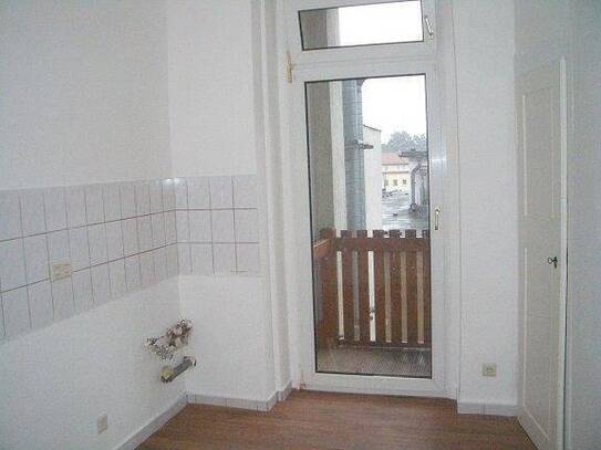 für Altbau-Liebhaber - 4-Raum-Wohnung sucht nette Familie