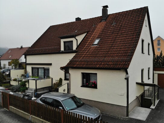 Einfamilienhaus mit Einliegerwohnung mit Keller und Garten in Tegernheim nähe Regensburg