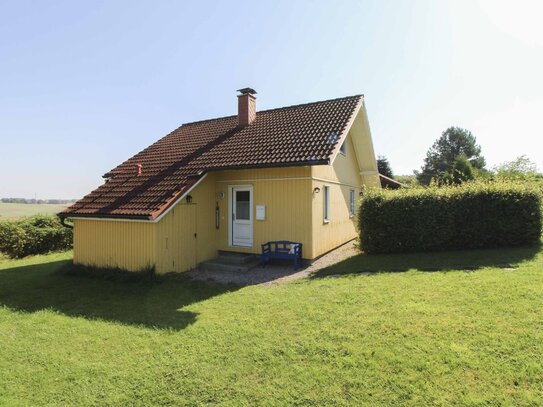 Gepflegtes Holzhaus in traumhafter Feldrandlage im Ferienpark Mönchneversdorfer See