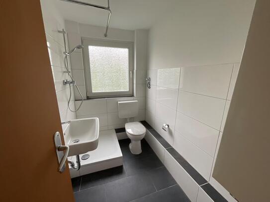 3-Zimmer-Wohnung im Dachgeschoss mit Dusche und Abstellraum - Wilhelmshaven - zentrale Lage !!!