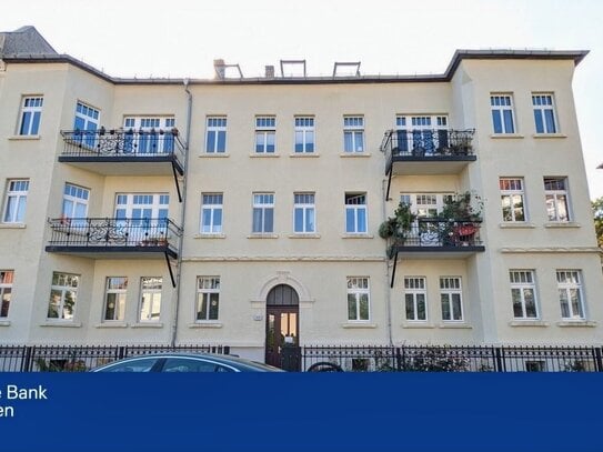 Zur Kapitalanlage: Lichtdurchflutete Zwei-Zimmer Maisonette-Wohnung mit Stellplatz