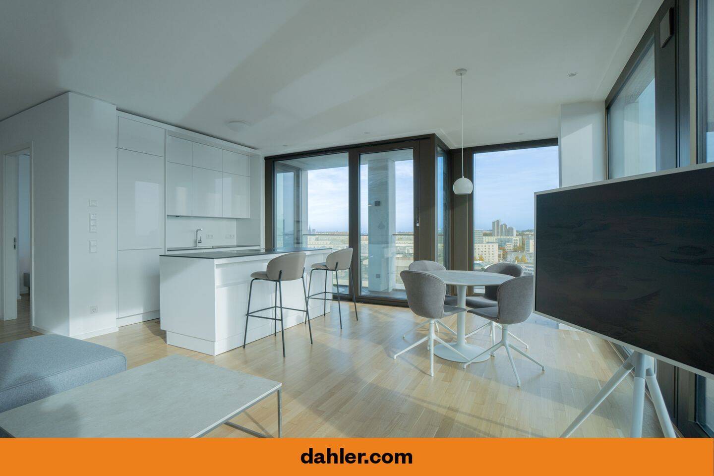 Exklusiv möblierte 3-Zimmer-Designwohnung im Grandaire mit Balkon und Weitblick - Foto 1