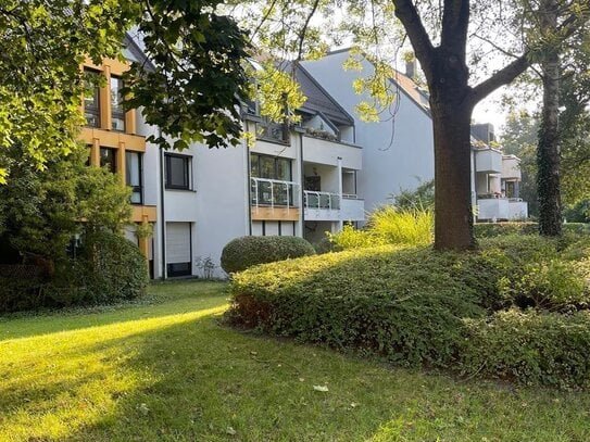 Attraktive 2,5 Zi.­Wohnung mit EBK und großem Balkon direkt am Wöhrder See mit Blick in den Park