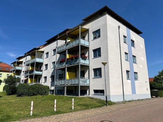 Wunderschöne 2 Zimmer Wohnung mit Balkon in ruhiger Lage.