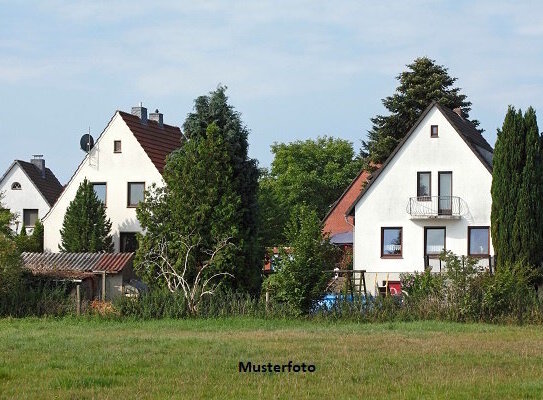 Einfamilienhaus mit Garagenanbau in guter Wohnlage