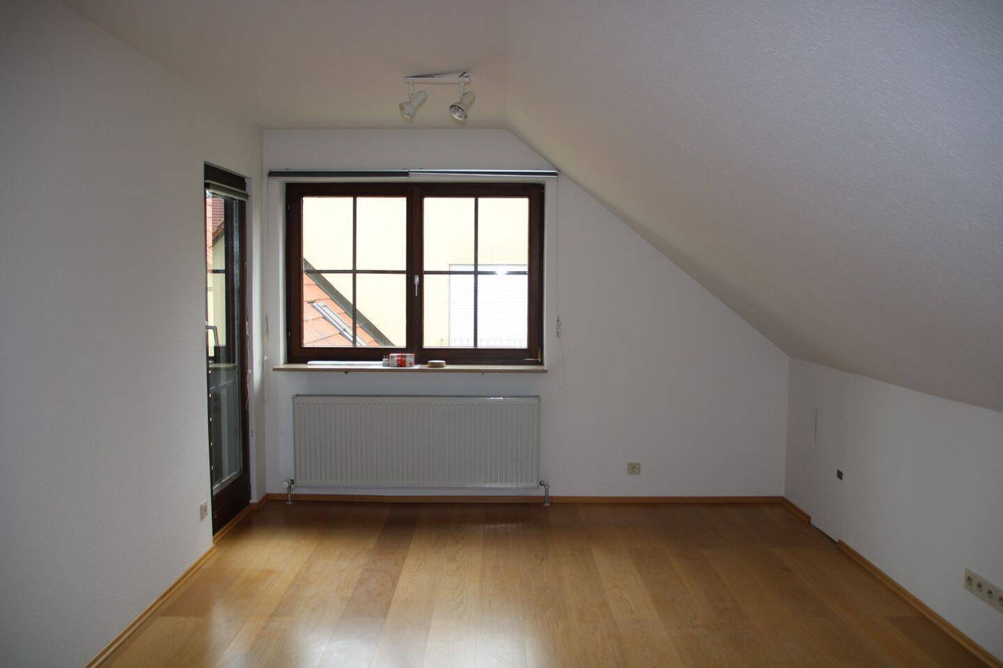                                                               2,5Zimmer-Wohnung mit 55 m&sup2; Wfl. und Loggia im Herzen Altdorfs                                                       in Altdorf (Landshut)