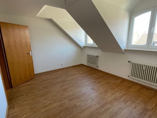 3-Zimmer DG Wohnung im Zentrum Steinen