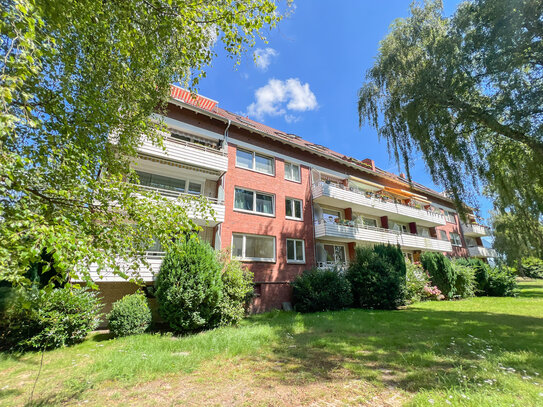 Renovierungsbedürftige 2 Zimmerwohnung mit Balkon und Stellplatz in Elbnähe!