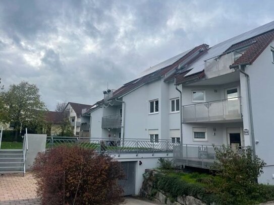 Freundliches Mehrfamilienhaus mit 15 Einheiten, WHG 5, Auch als Kapitalanlage interessant.