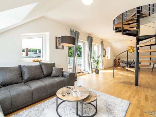 RIDA FLATS - Exklusives Penthouse-Maisonette mit Balkon und Garage in Rodenkirchen (Musikerviertel)