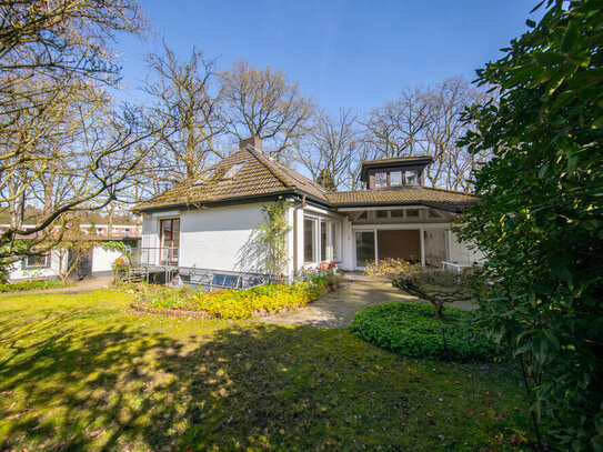 Großzügiges 6 Zimmer-Einfamilienhaus mit individuellem Wohnbereich im Fensterturm