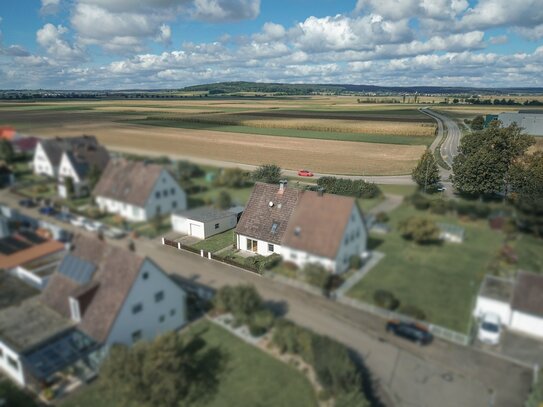 Handwerker aufgepasst: Doppelhaushälfte mit Möglichkeit der Nachverdichtung in Höchstädt!