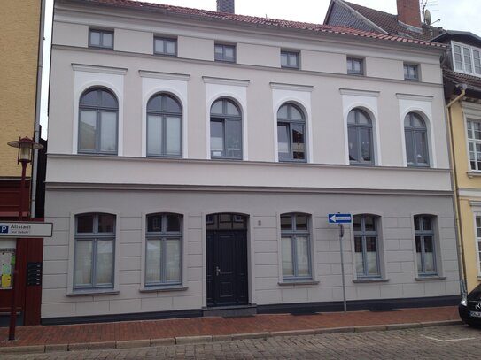 Sehr schöne 1-Raum-Wohnung mit Terrasse/Balkon und Einbauküche in der Altstadt von Parchim