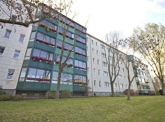 In der Herrichtung! 2-Zimmerwohnung mit Balkon in Trotha