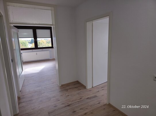 Helle 2-Zimmer-Wohnung mit EBK, Tiefgarage und 2 Balkone mit Aussicht in Kehl