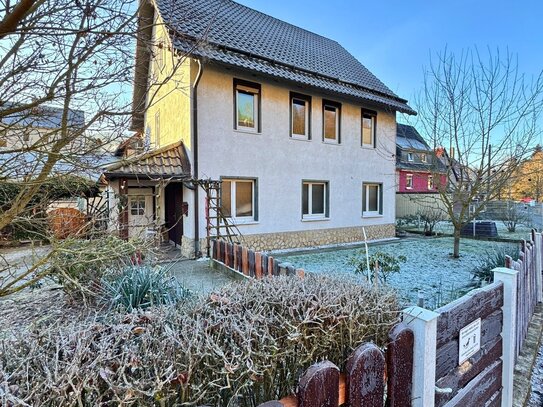 Ein- bis Zweifamilienhaus Suhl Heinrichs mit Kamin und kleinem Garten