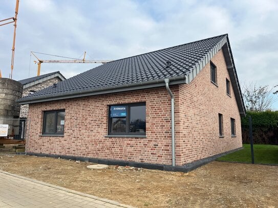 Barrierefreies Einfamilienhaus mit moderner Effizienz und großem Komfort - Neubau sofort bezugsfertig!