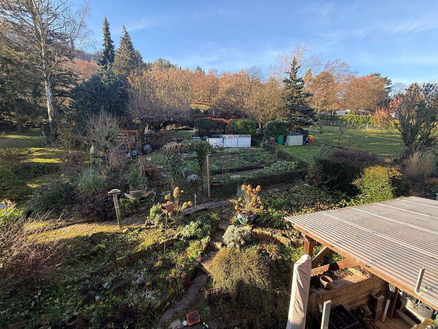 Große Maisonettewohnung (135 qm) in Top-Halbhöhenlage * 3 Balkone * 2 Garagen * Garten