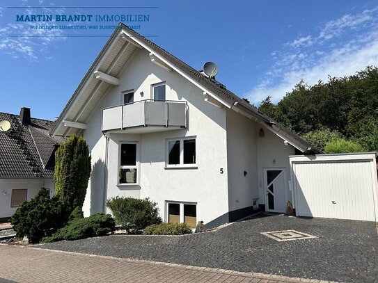 Freistehendes Einfamilienhaus mit ELW und traumhaften Garten in Waldrandlage von Hünfelden-Ohren