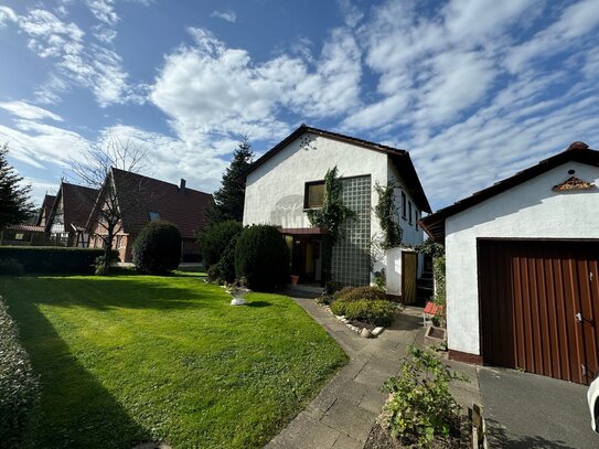 Familienfreundliches Wohnen in Lemgo - Charmantes Zweifamilienhaus mit Garten!