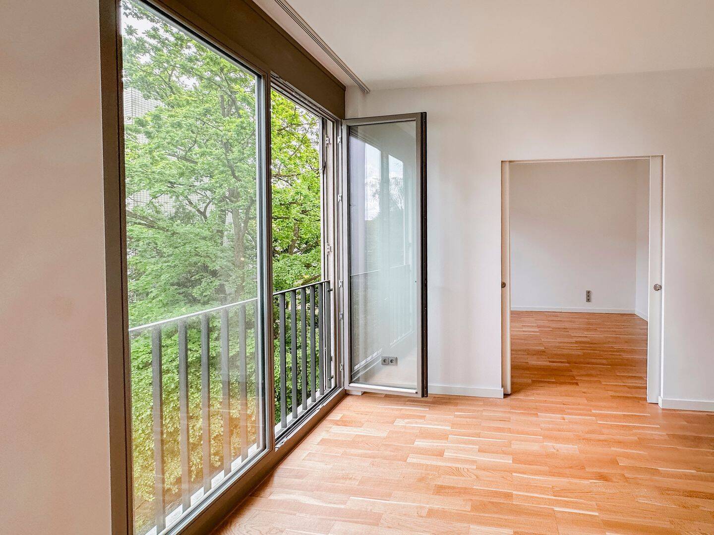 2-Raum Wohnung mit toller EBK, Blick ins Grüne in prime Projekt an der Spree - Photo 1