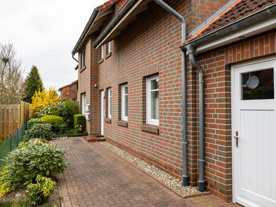 *** TOP LAGE mit BALKON und STELLPLATZ so RUHIG und ZENTRAL ***
