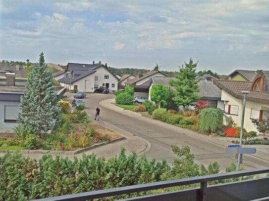 ***Exklusive Eigentumswohnung mit großem Garten, Balkon mit Traumausblick und ca.50qm Homeoffice!***