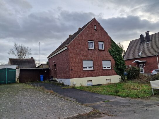 Freistehendes Einfamilienhaus mit Freizeitgrundstück und Sanierungsbedarf...