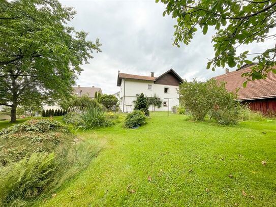 4 Baugrundstücke (auch Geschosswohnungsbau) mit ehemaligen Sacherl in zentraler Dorflage