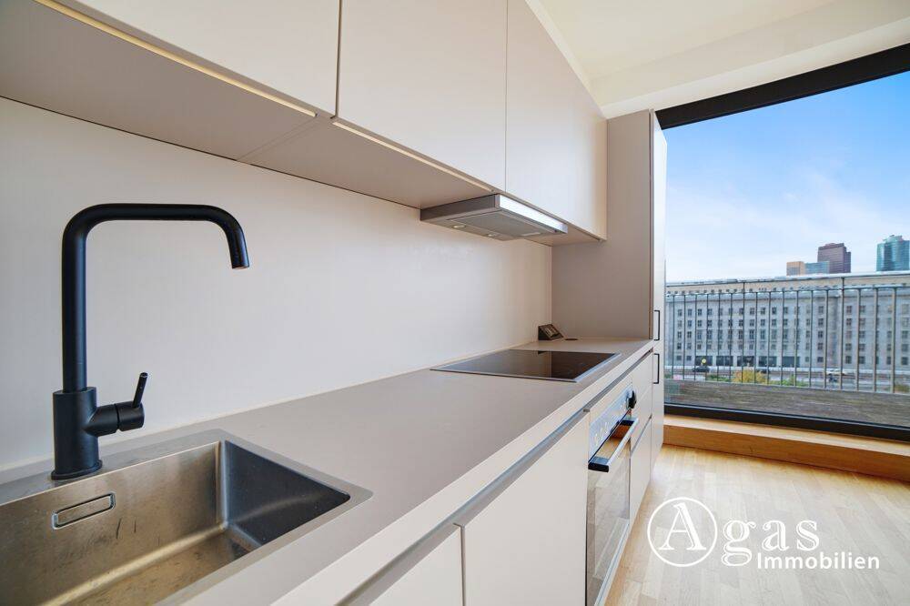 Dachgeschoss! Luxuriöse 3 Zimmer Wohnung mit ca. 88m², EBK und Skyline-View in Mitte - Foto 1