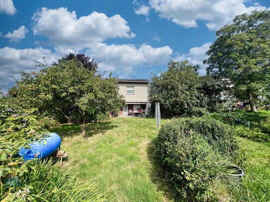 ***Split-Level-Haus mit großem Grundstück