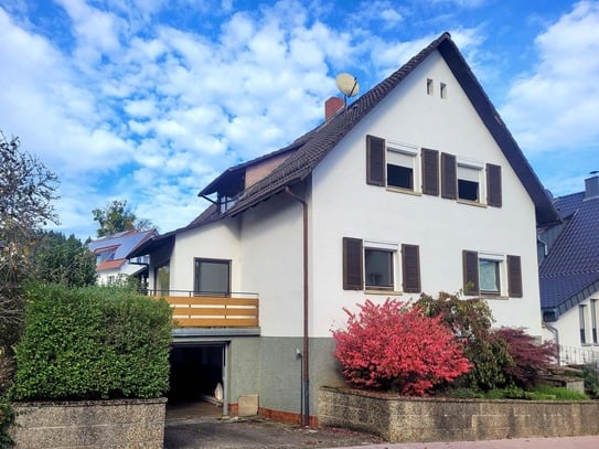 Charmantes Einfamilienhaus mit Entwicklungspotential und schönem Garten in Reichartshausen