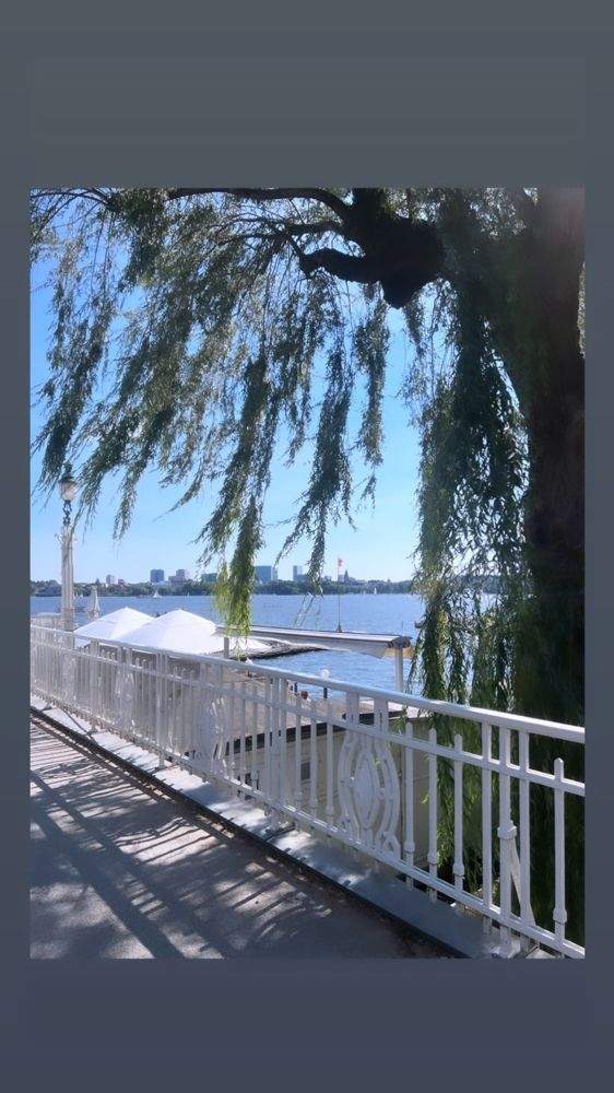 *** DISKRETE VERMARKTUNG - Hochwertige 3 Zimmer-Wohnung mit Fahrstuhl und TG in HH-Uhlenhorst ***