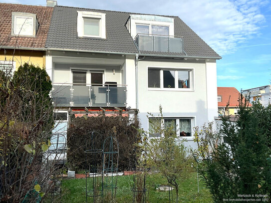 Investieren Sie in Ihre Zukunft: Saniertes 3-Familienhaus mit Keller, Garage, Stellplatz und Garten