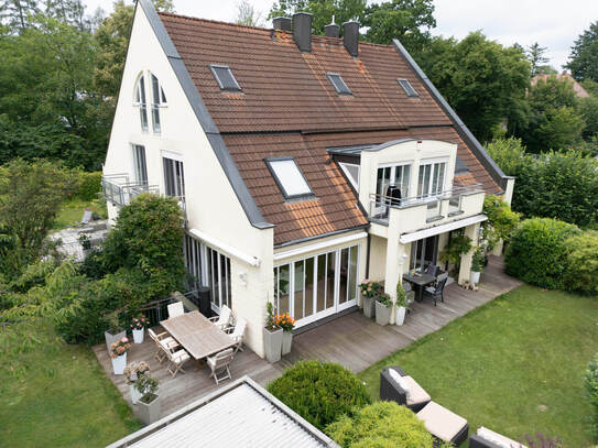 Gräfelfing-Lochham, Bestlage - High-End Villenhälfte auf eingewachsenem Grundstück, Doppelcarport