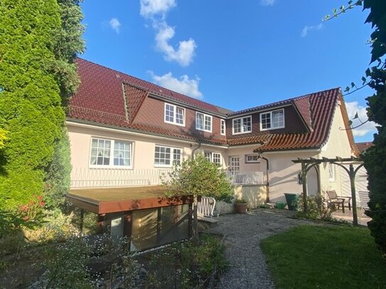 Schönes Zweifamilienhaus in begehrter Lage