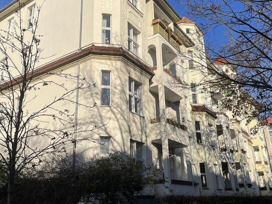 Jugendstilaltbau am S-Bahnhof Botanischer Garten