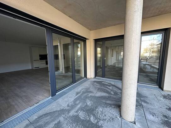 Erstbezug! 3-Zi Neubau Erdgeschosswohnung mit Terrasse ~ Stadtnah ~ TG-Stellplatz ~ Aufzug uvm.