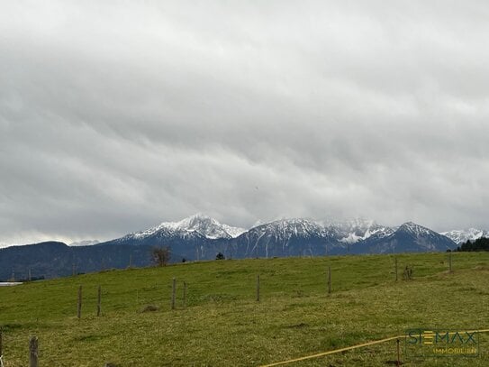 traumhaftes Baugrundstück mit malerischen Blick in die Berge