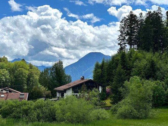 Großzügige Doppelhaushälfte unmittelbar am Tegernseer Golfplatz